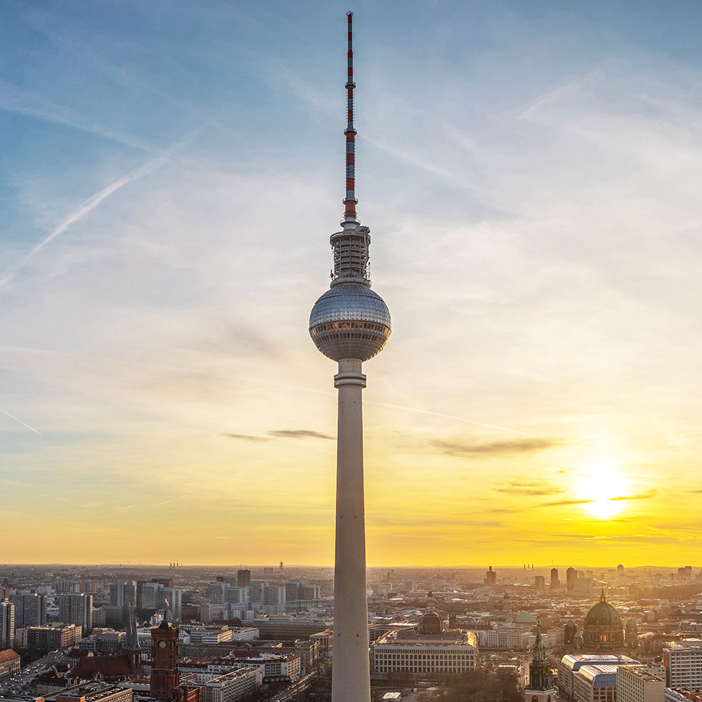 Berliner Fernsehturm in Berlin, Deutschland - TV Turm Berlin - Sehenswürdigkeit Hauptstadt BRD